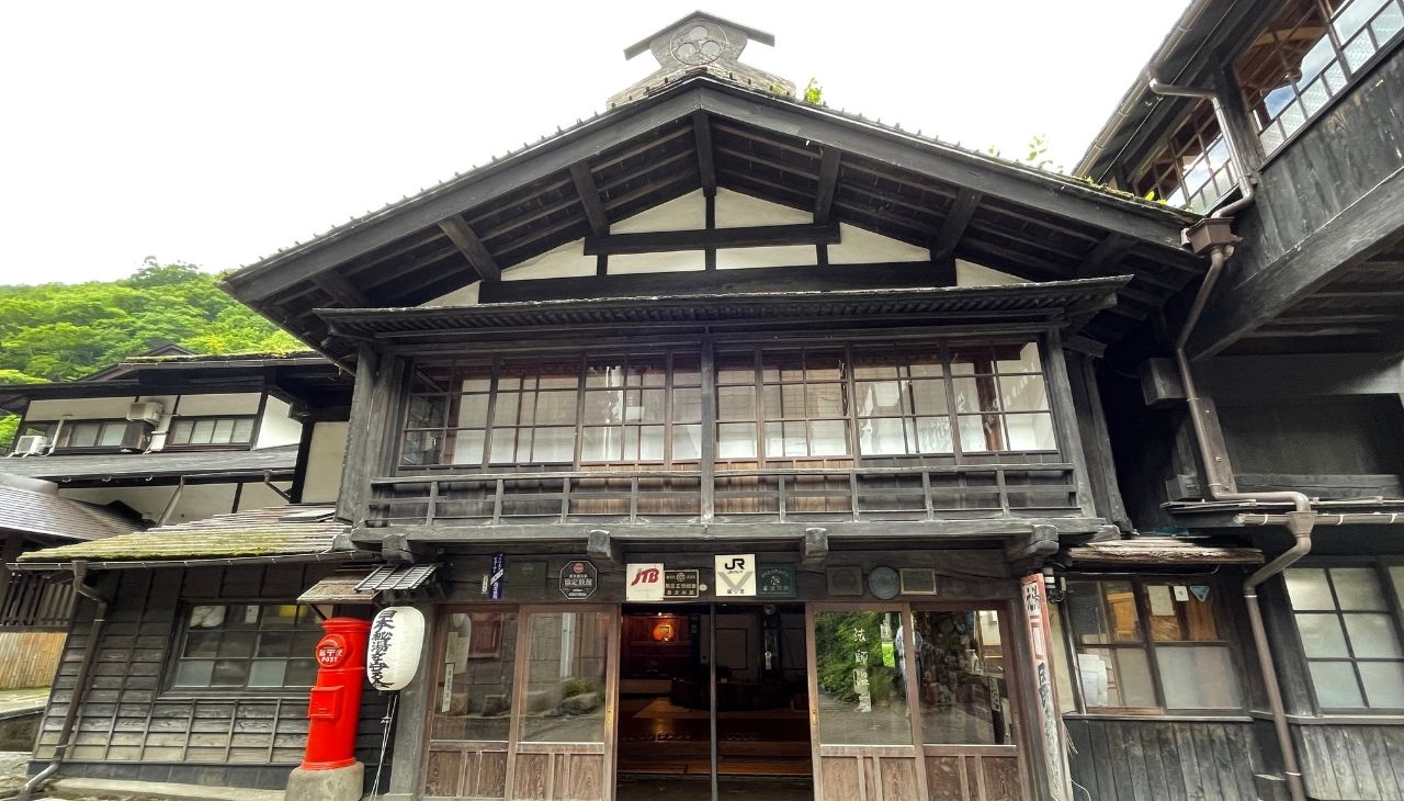 長寿館の入口外観